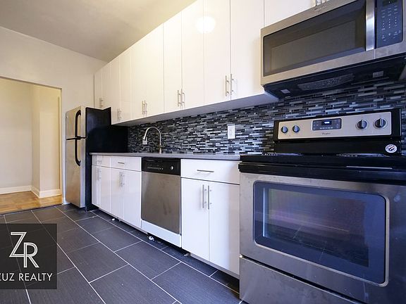 2nd image of 566 Parkside Ave APT 4B