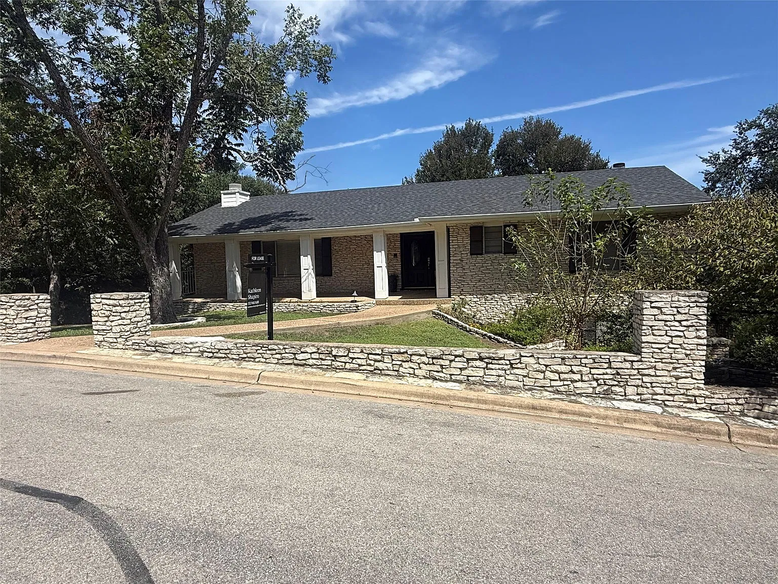 5 bed, 4.0 bath, 3292 sqft, $6,500 — Photo 2