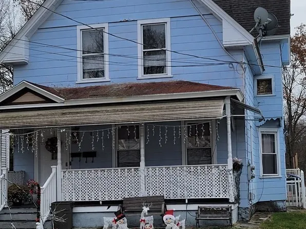 30 Franklin St, Leominster, MA 01453