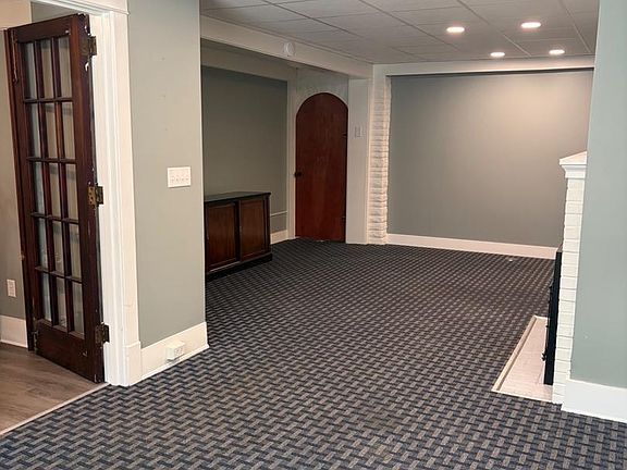 3rd image of 110 Valley St
