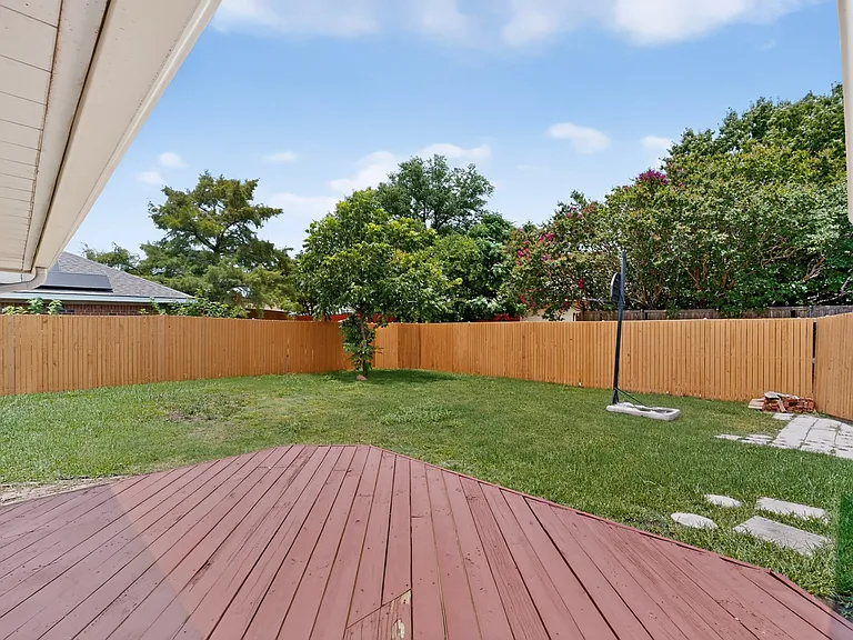 1207 Mistywood Ln — Photo 30