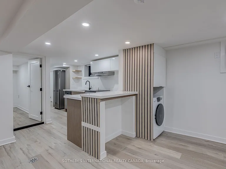 120 Glenlake Ave #BASEMENT — Photo 8