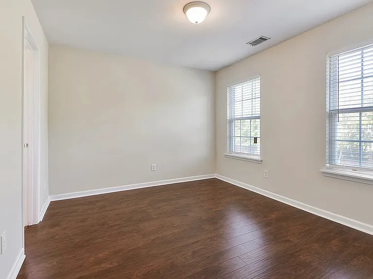 1947 Oakbluff Dr — Photo 18
