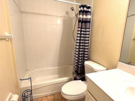 4th image of 25 Brunswick Ln #A