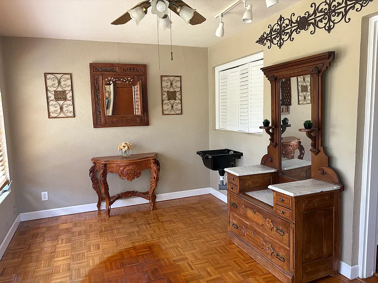 1135 Magnolia Ave — Photo 12