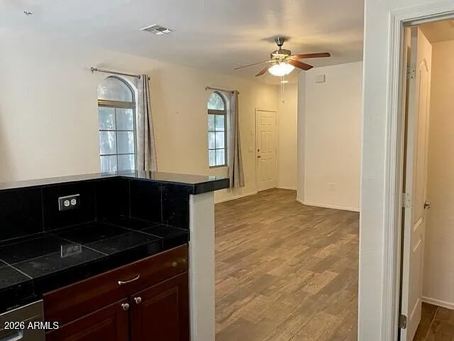 2 bed, 2.5 bath, 1161 sqft, $1,995 — Photo 2