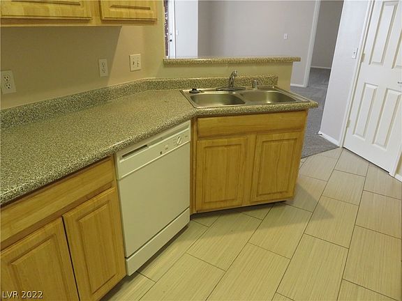 5th image of 5855 Valley Dr Unit 2104