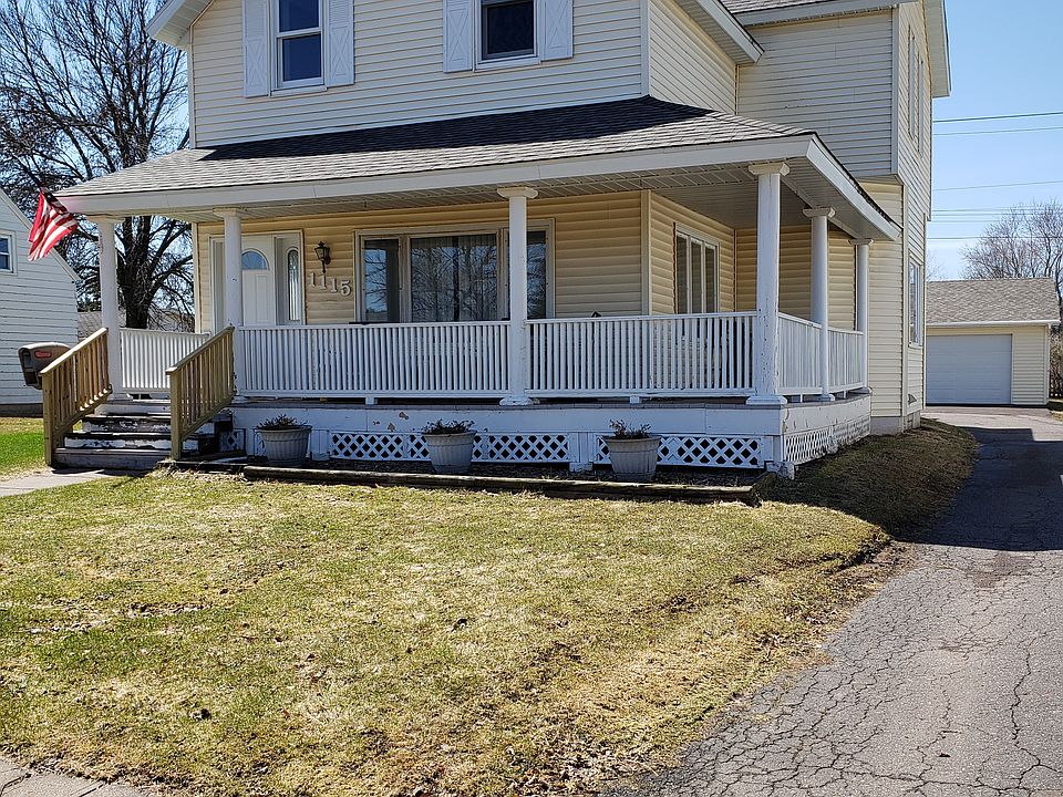 1st image of 1115 9th Ave W