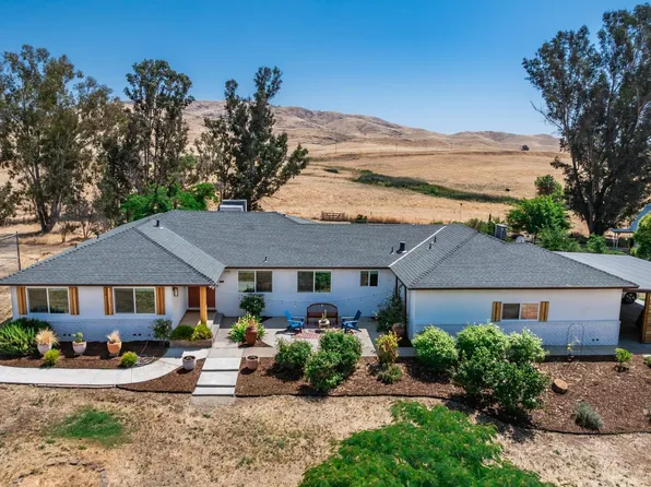 12194 N Armstrong Ave, Clovis, CA 93619