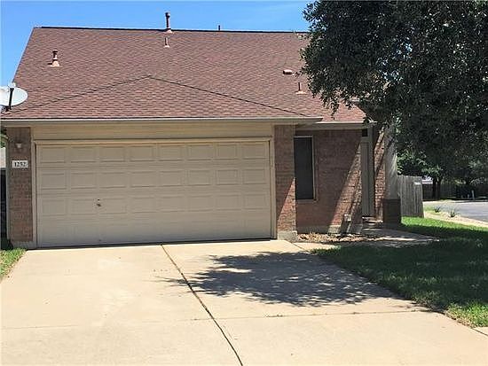 2nd image of 1252 Pine Portage Loop