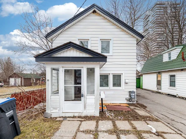 18 Hillcrest Ave, Brampton, ON L6W 1Y8