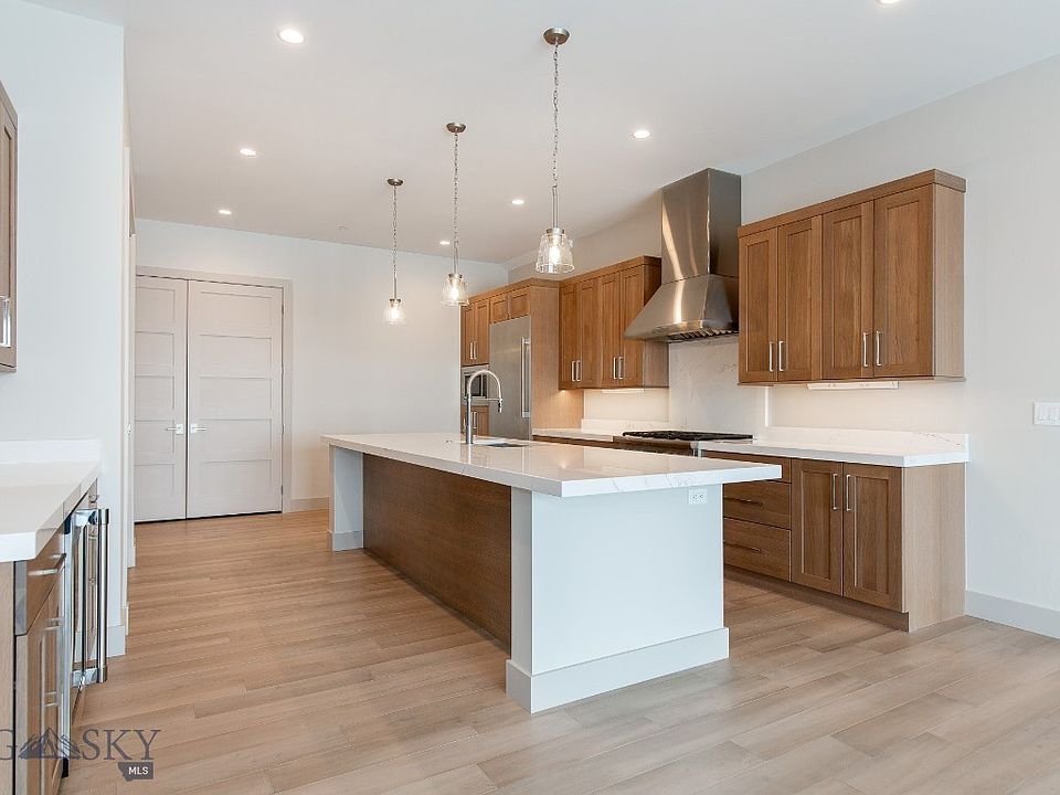 1st image of 119 Balmoral Trl #B