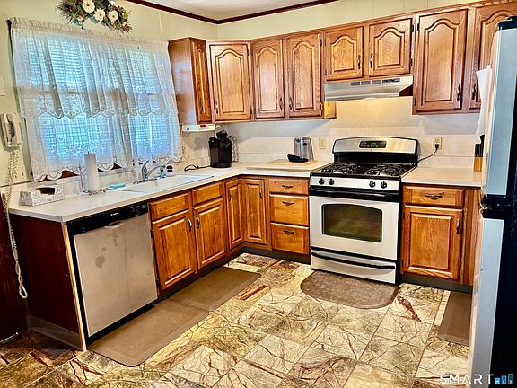 3rd image of 115 Hayestown Road