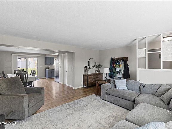 3rd image of 4907 W Viola Ave