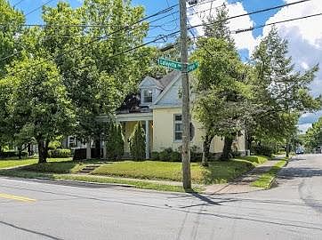 3rd image of 632 E High St #1