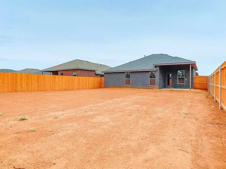 1912 County Road 1118 — Photo 18