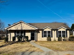 415 Dove Ln, Social Circle, GA 30025