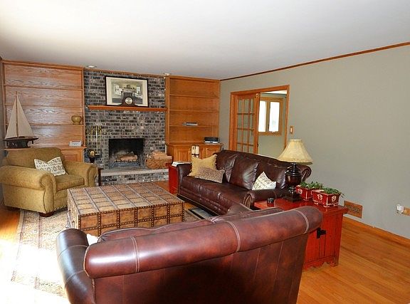 2nd image of 11916 Lissfannon Ct