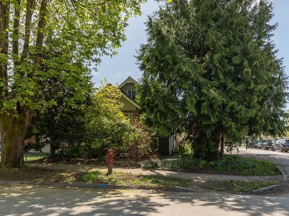 2002 E 13th Ave, Vancouver, BC V5N 2C4