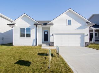 709 SE 69th St, Pleasant Hill, IA 50327