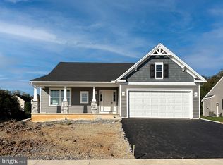 2 New Castle Dr, Carlisle, PA 17013