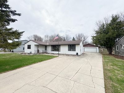 1525 S Shore Dr, Worthington, MN, 56187