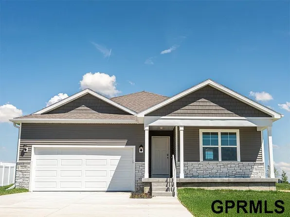 12907 S 67th St, Papillion, NE 68133