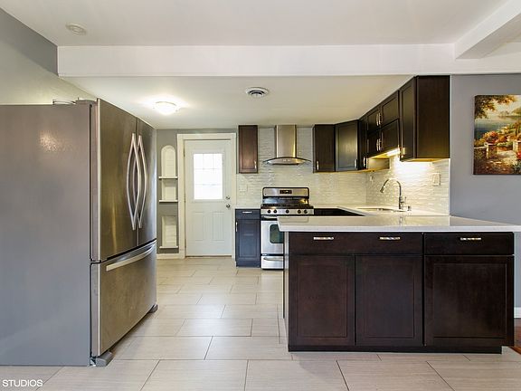 3rd image of 9343 S 80th Ct