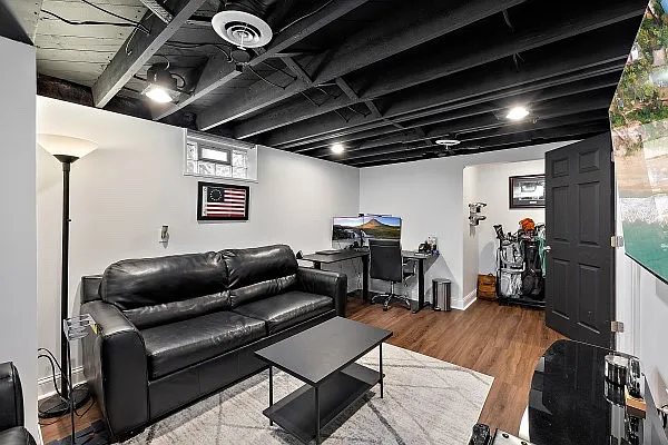 2842 Oakshire Ave — Photo 39