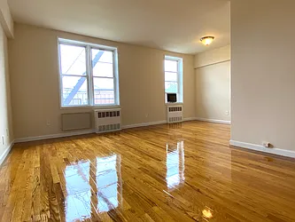 Rented by R New York