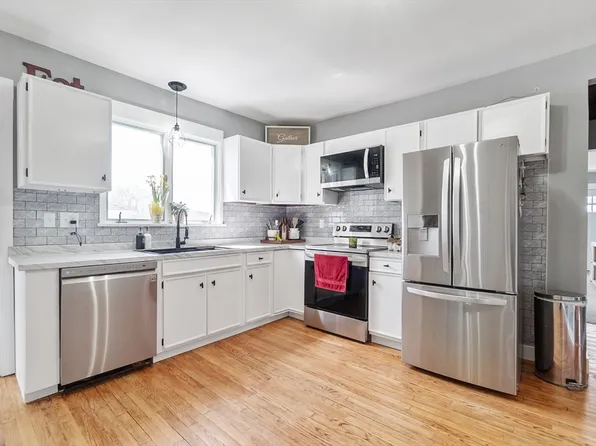 160 Pine St, Ludlow, MA 01056