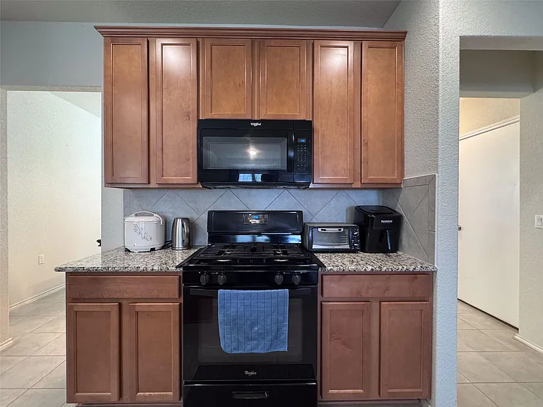 11905 Reindeer Dr — Photo 6