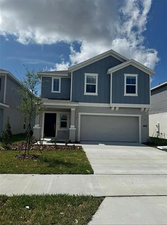 4 bed, 2.5 bath, 1933 sqft, $2,200 — Photo 2