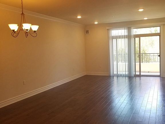 5th image of 4824 Tujunga Ave Ph 1