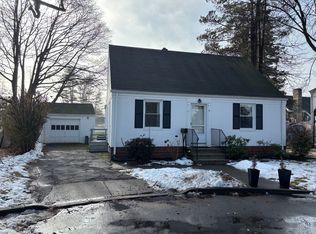 9 S Pine Creek Ct, Fairfield, CT 06824