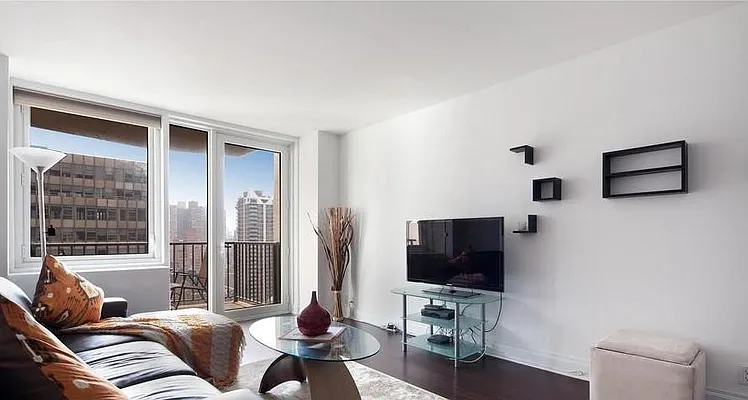 Rented by RLTY NYC | media 13