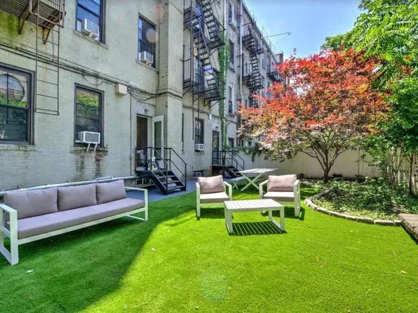 107 Greenpoint Avenue image 20 of 27