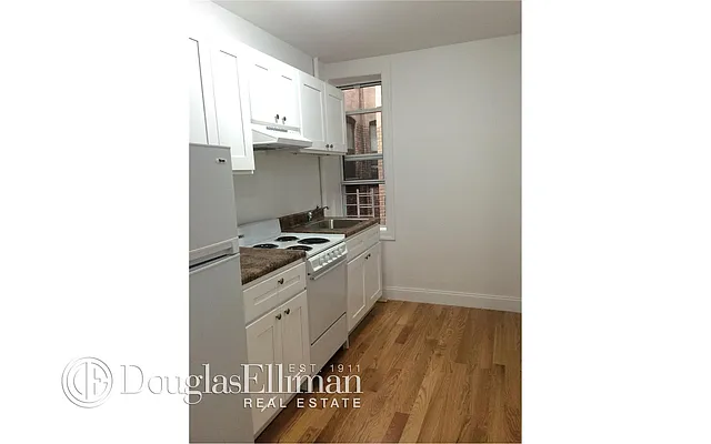 Rented by Douglas Elliman | media 27