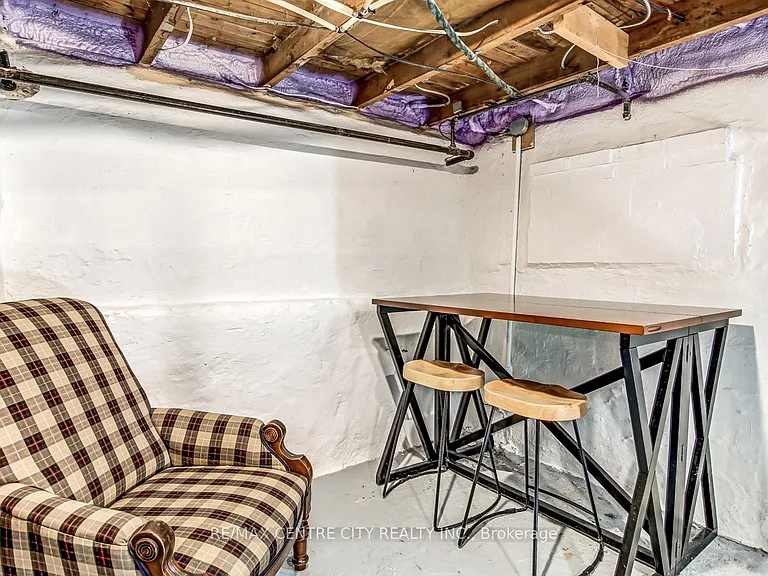 339 Catherine St — Photo 24