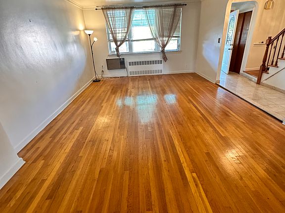 3rd image of 8 Stryker Ct Floor 2