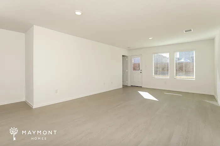 3 bed, 2.0 bath, 1266 sqft, $1,546 — Photo 3