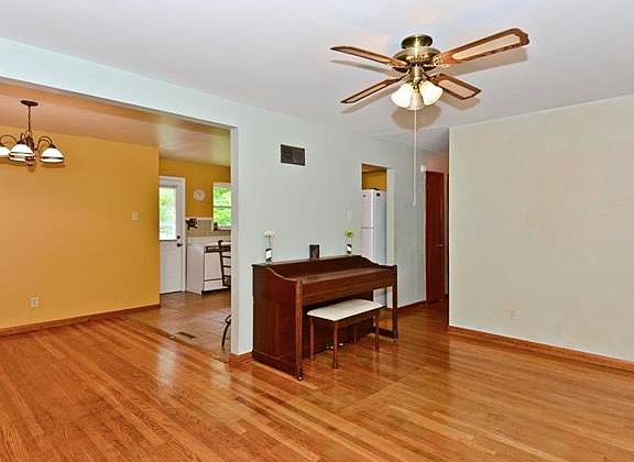 3rd image of 10016 Zenith Ct