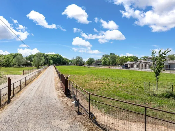 6735 Corrales Rd, Corrales, NM 87048
