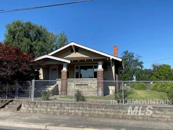 702 12th St, Clarkston, WA 99403