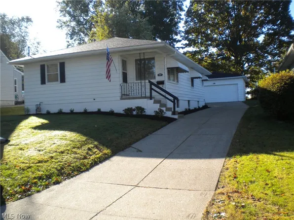 292 E Cassell Ave, Barberton, OH 44203