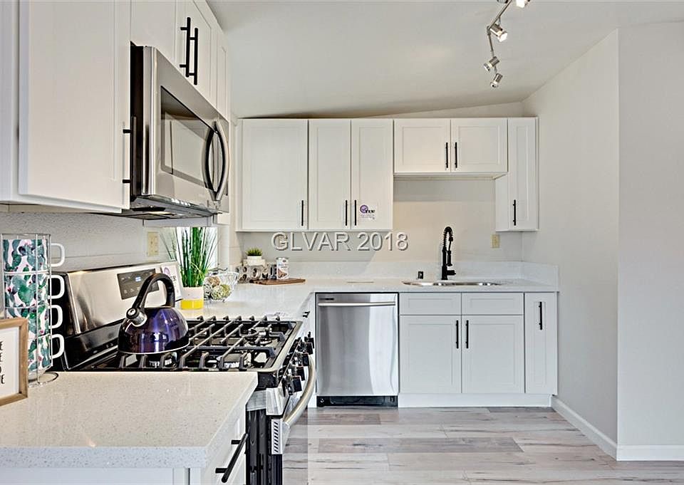 1st image of 2810 Topanga St