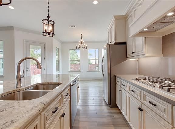 5th image of 253 Oak Dale Dr
