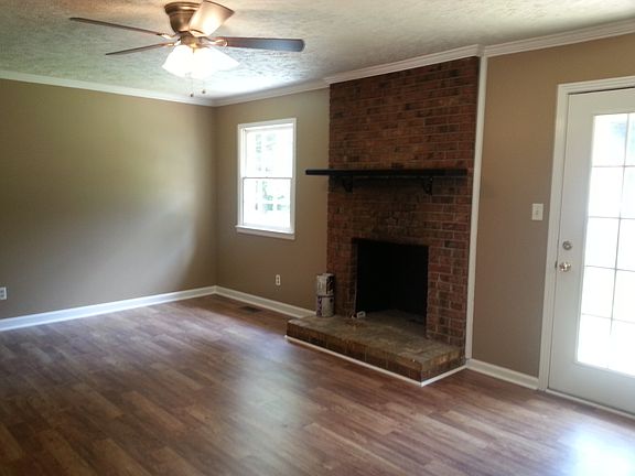 4th image of 35 Camellia Dr