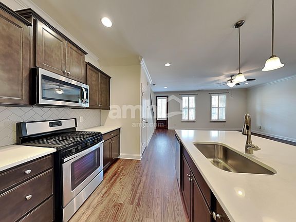 3rd image of 124 Benjamin Ln