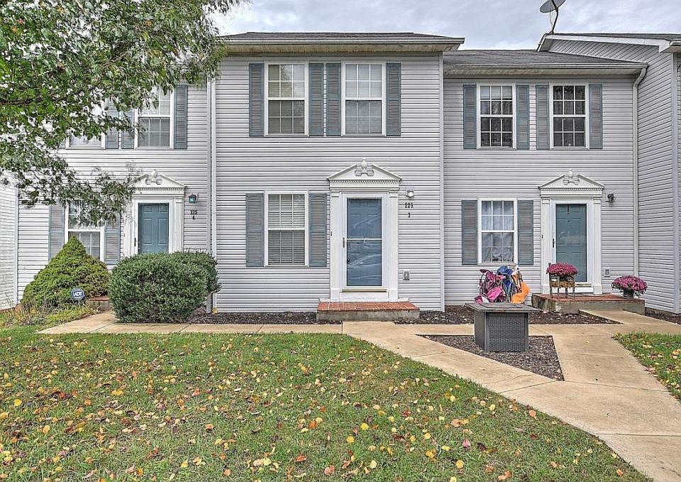 1st image of 225 Hunter Hills Cir APT 3